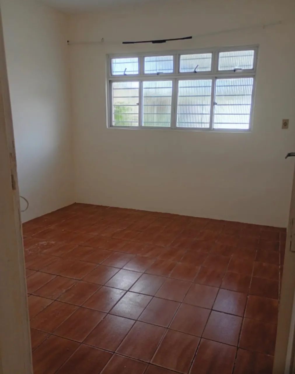 Ótima casa 2 quartos no Cordeiro  - Foto 3