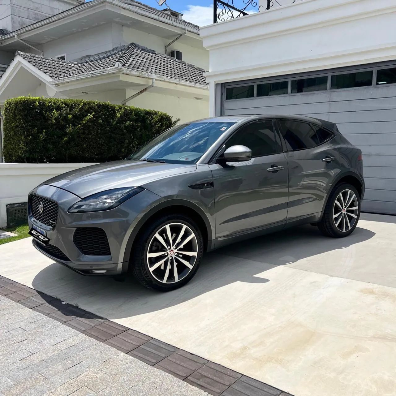 Jaguar E-Pace R-dynamic S 2.0 AWD 249cv Aut. 2019 - Foto 2