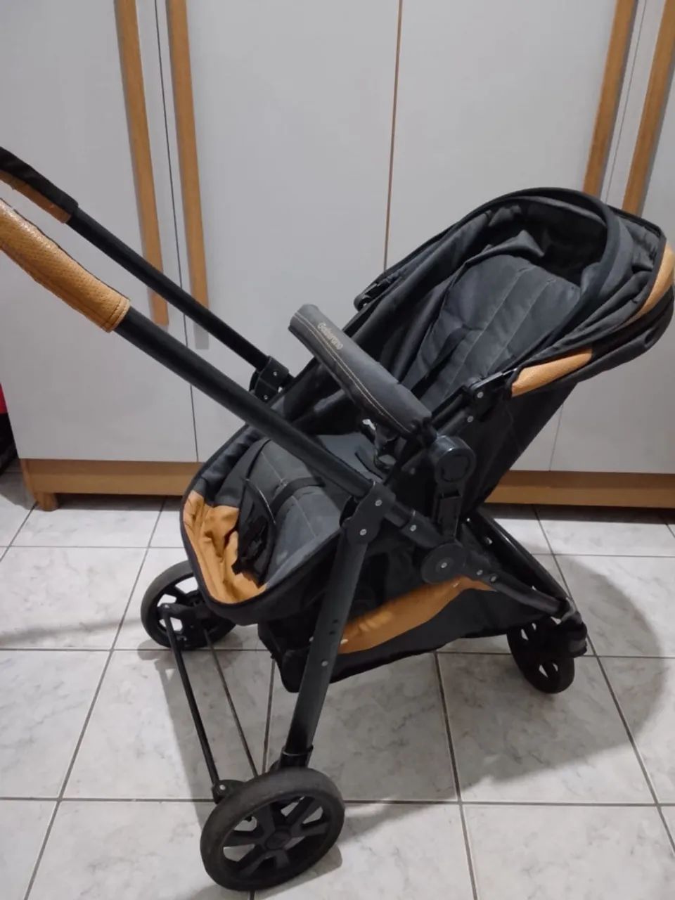 Carrinho de bebê com bebê conforto  - Foto 5