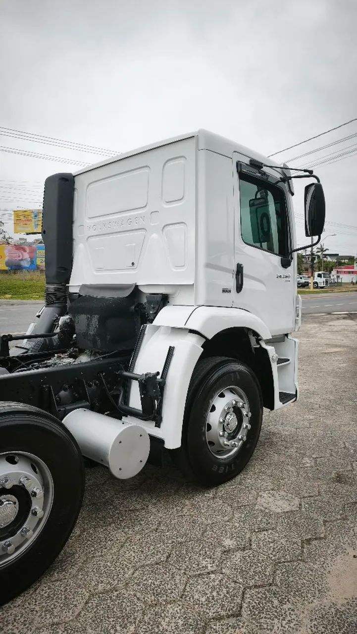 Volkswagen 24280 8x2 ano 2020 chassi 9,30mt - Foto 4