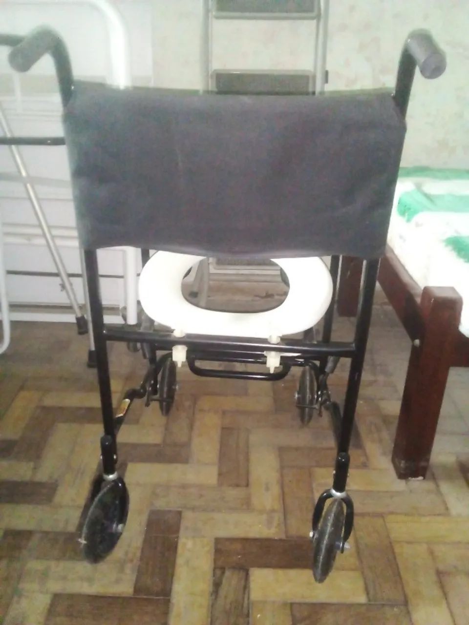 Cadeira higiênica  - Foto 4