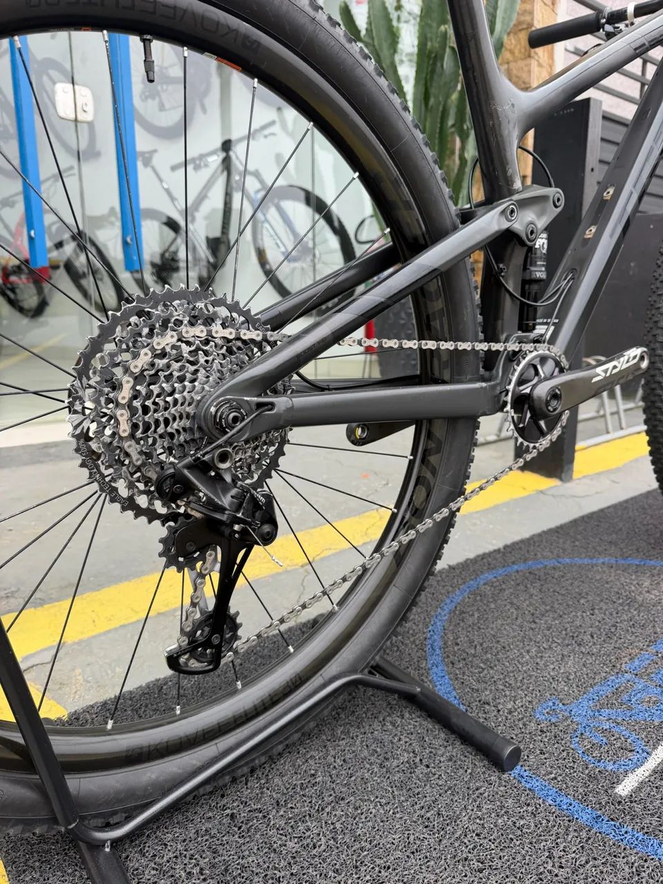 TREK TOP FUEL 9.8 CARBONO - L 19,5 - SRAM GX 12V - SUSPENSÃO ROCK