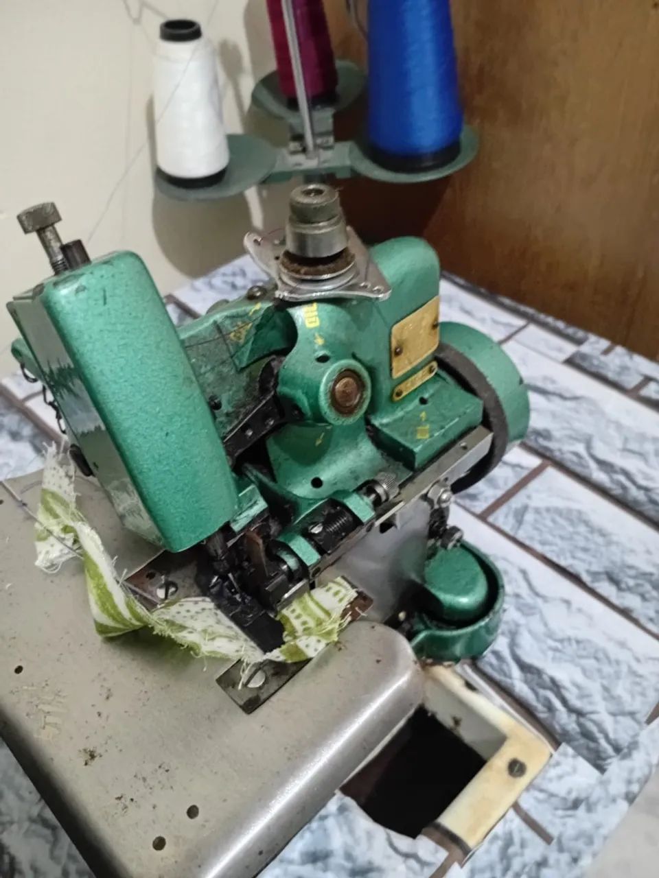 Máquina overlock  - Foto 3