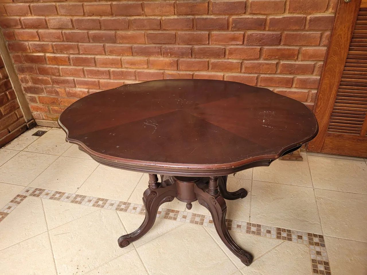 Mesa estilo Luiz XV 