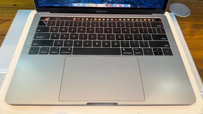 MacBook PRO A1989 2019 Touch Bar I5 2.4 Ssd 512 Com Caixa - Foto 2
