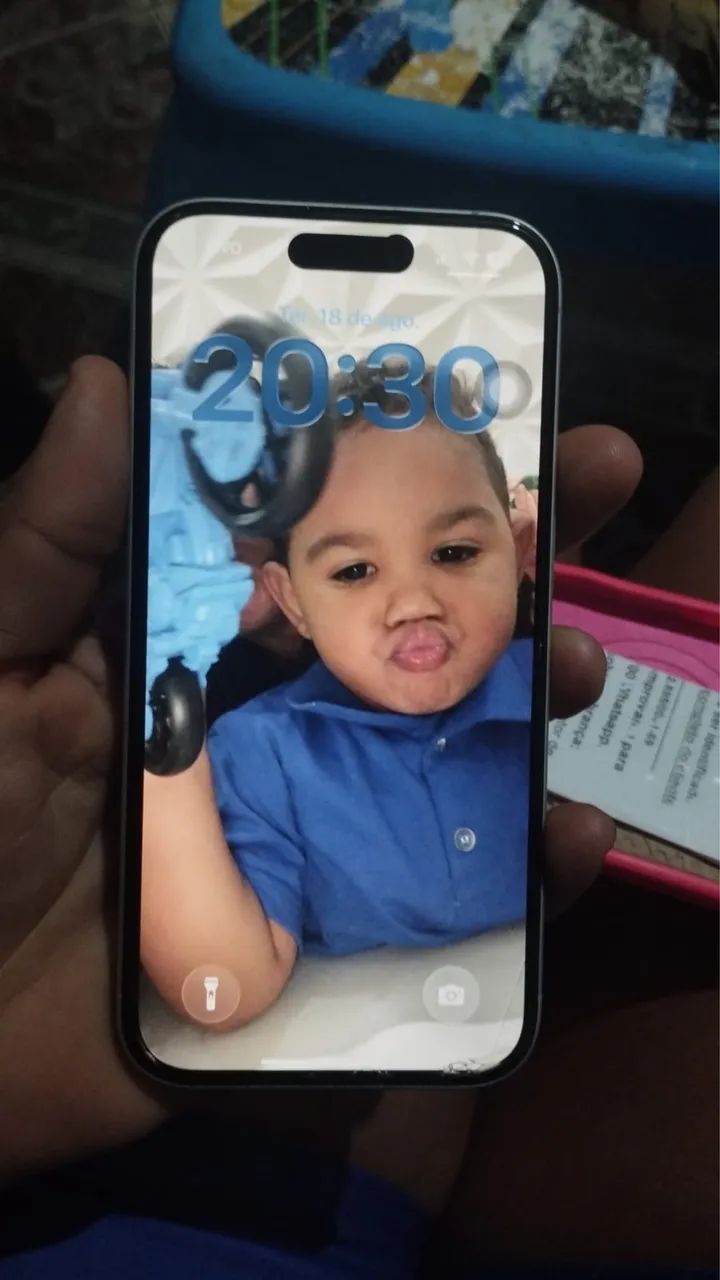 iPhone 16 muito novo 