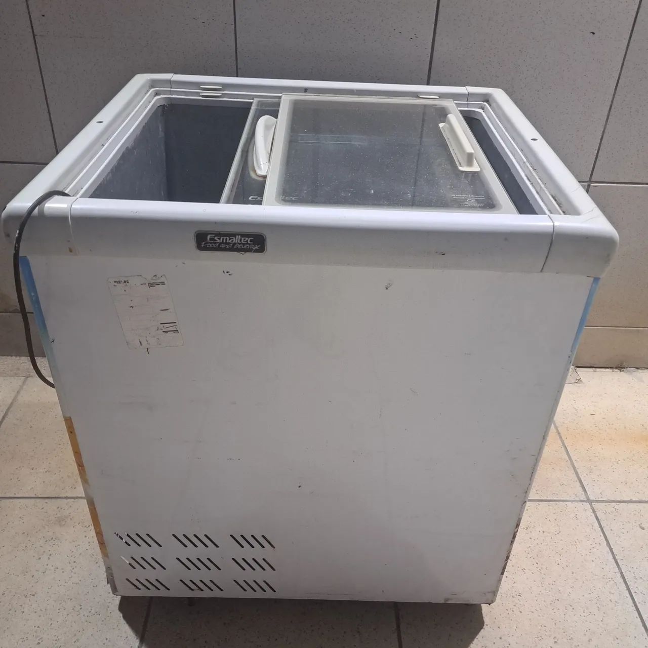 Freezer expositor esmaltec