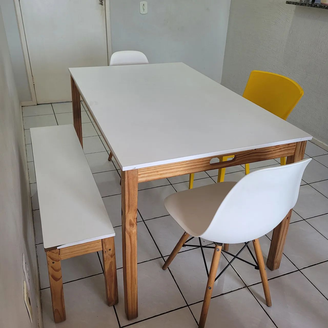 MESA DE JANTAR COM 3 CADEIRAS E 1 BANCO.<br> - Foto 2