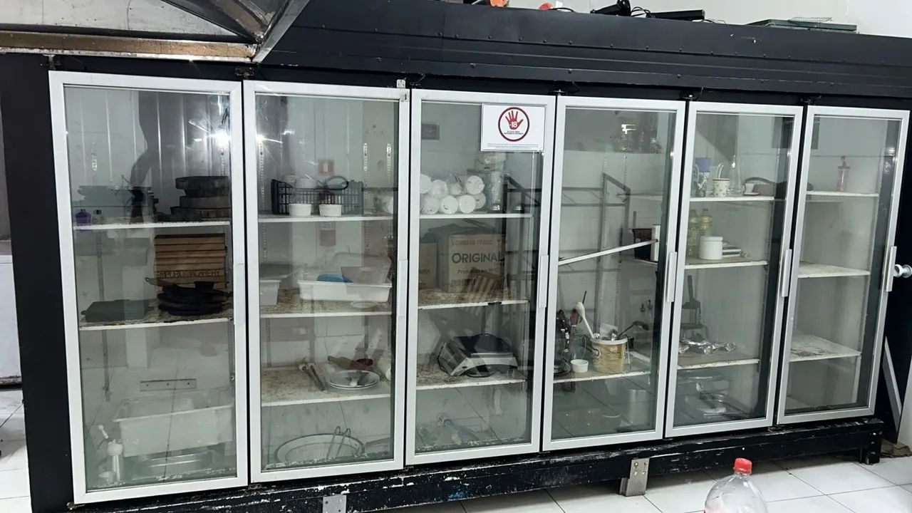 Geladeira vitrine 6portas vendo 