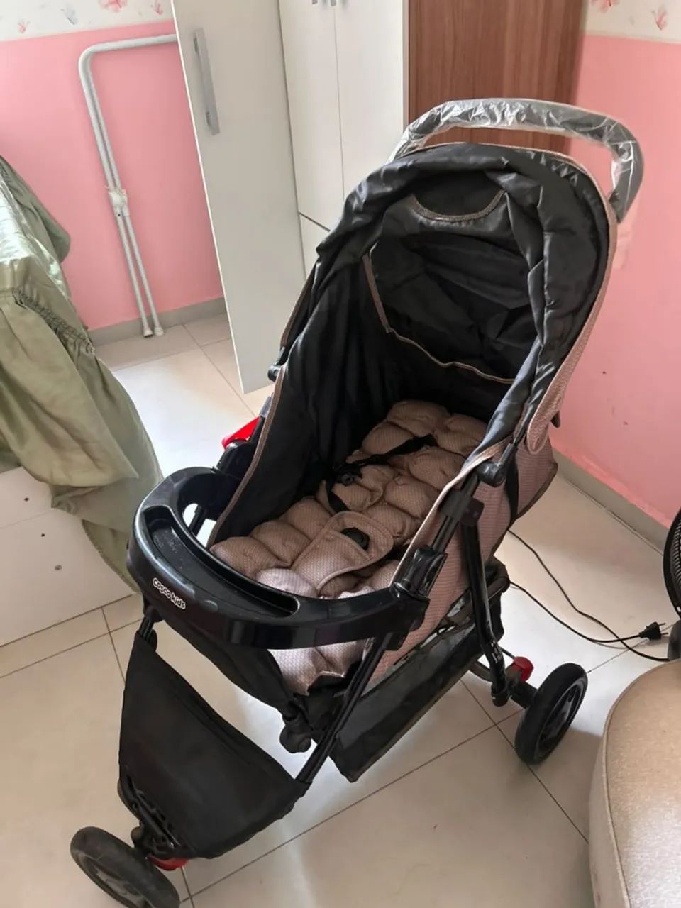 carrinho de bb seminovo,alça reversível  - Foto 2