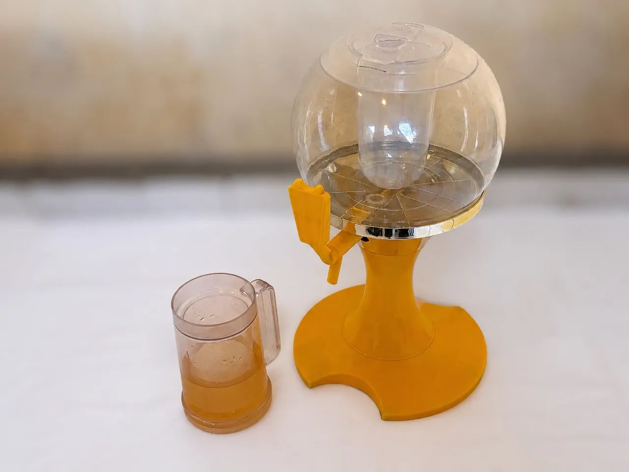     Chopeira de Mesa Retrô com Copo de Chopp - Completa