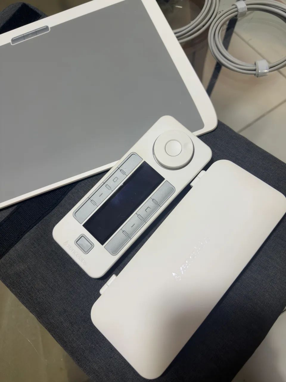 Mesa Digitalizadora Xencelabs Bundle Pen Table Medio SE, Com Caneta, 5.8", Branco  - Foto 5