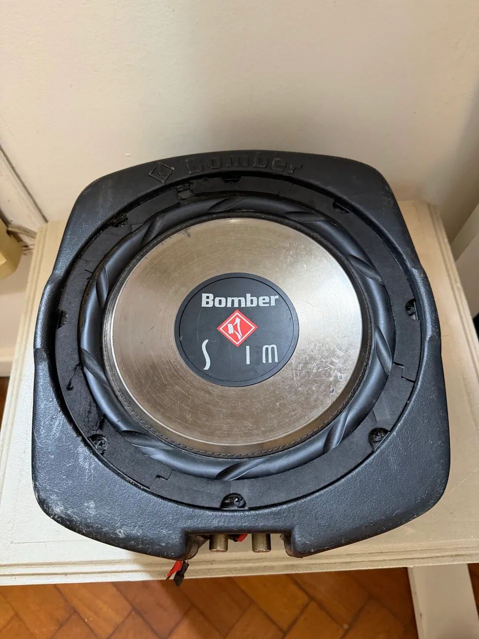 Caixa subwoofer bomber slim 8 polegadas