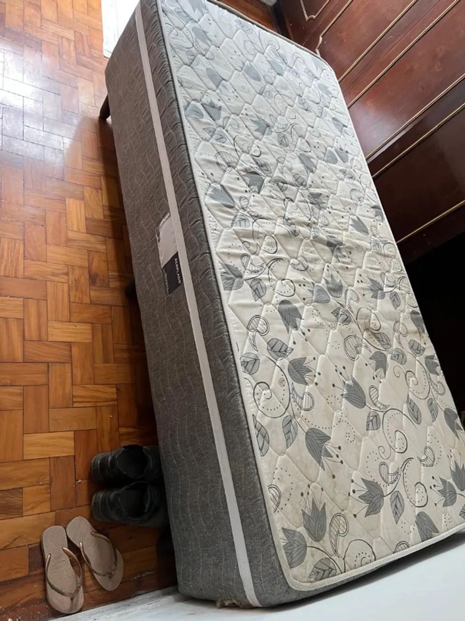 Cama box e colchão solteiro 
