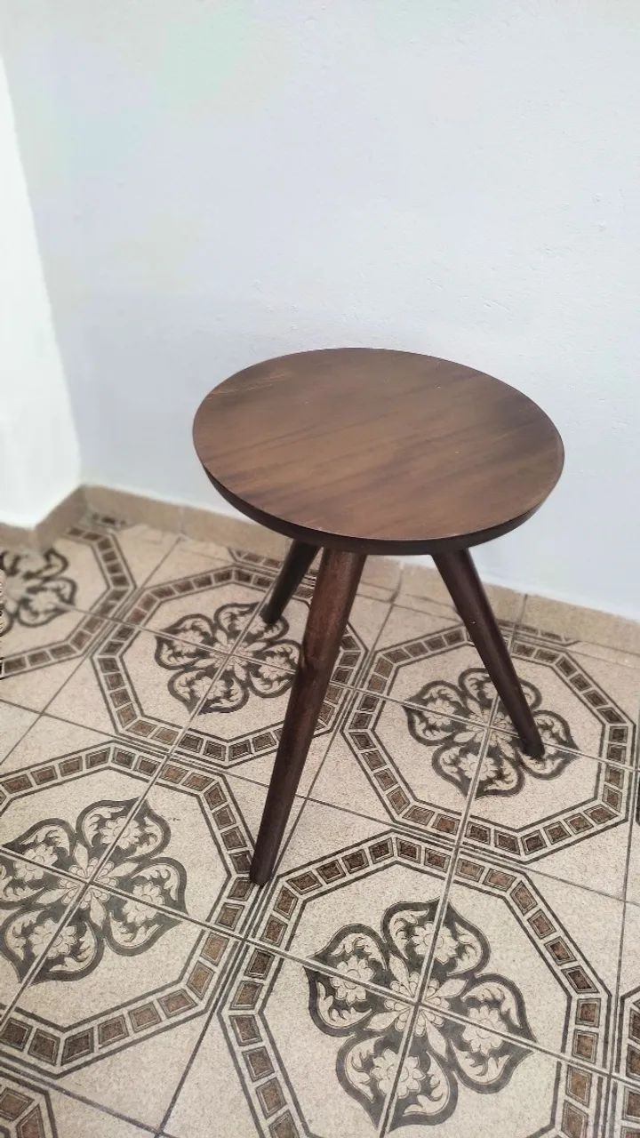 Mesa de madeira maciça, pés palito - Foto 2