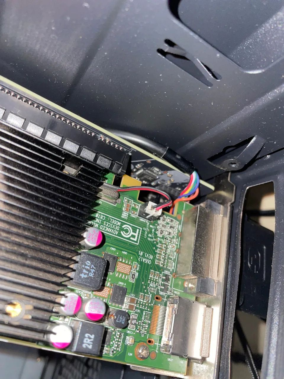 placas de video duas gt 210 e  uma amd r5 340x - Foto 5