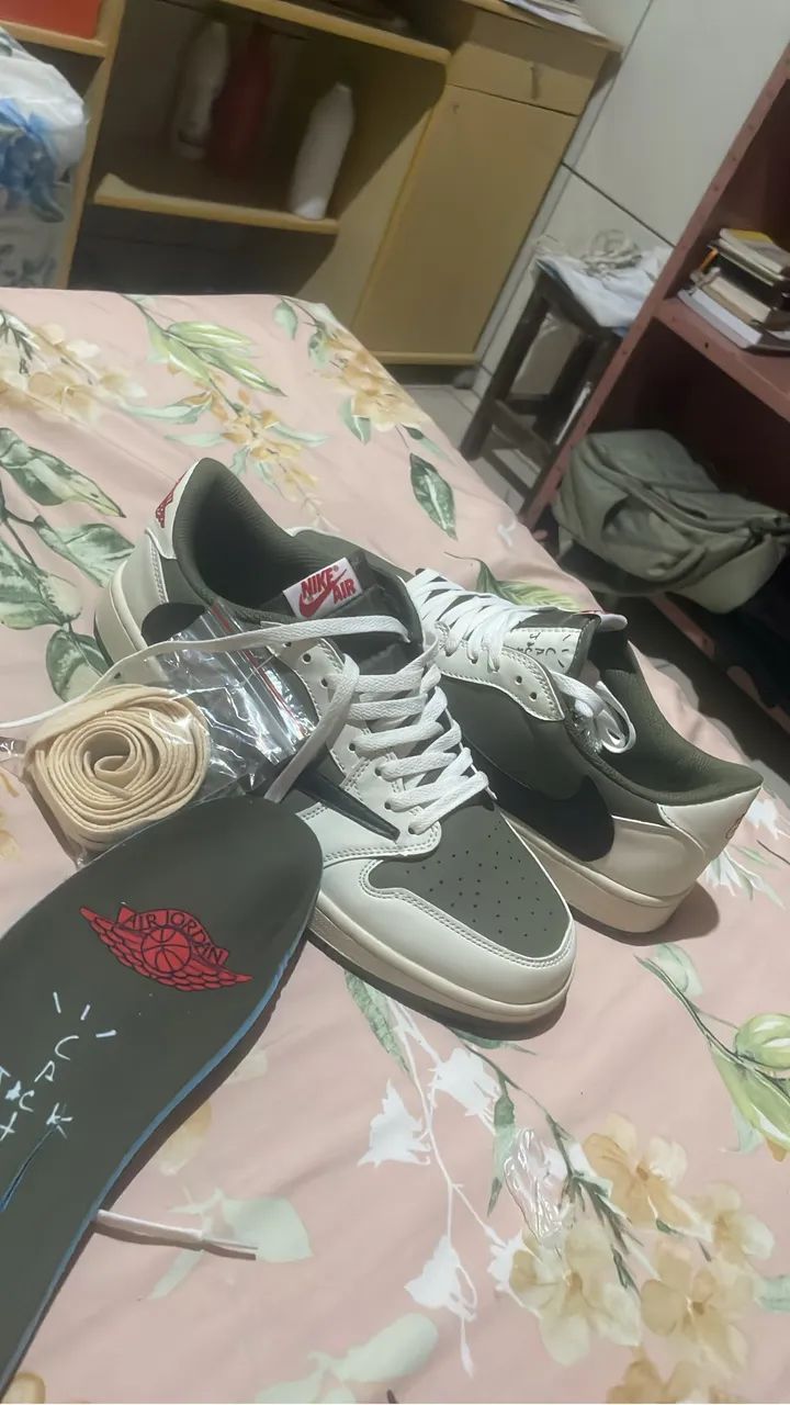 jordan 1 low travis  - Foto 4