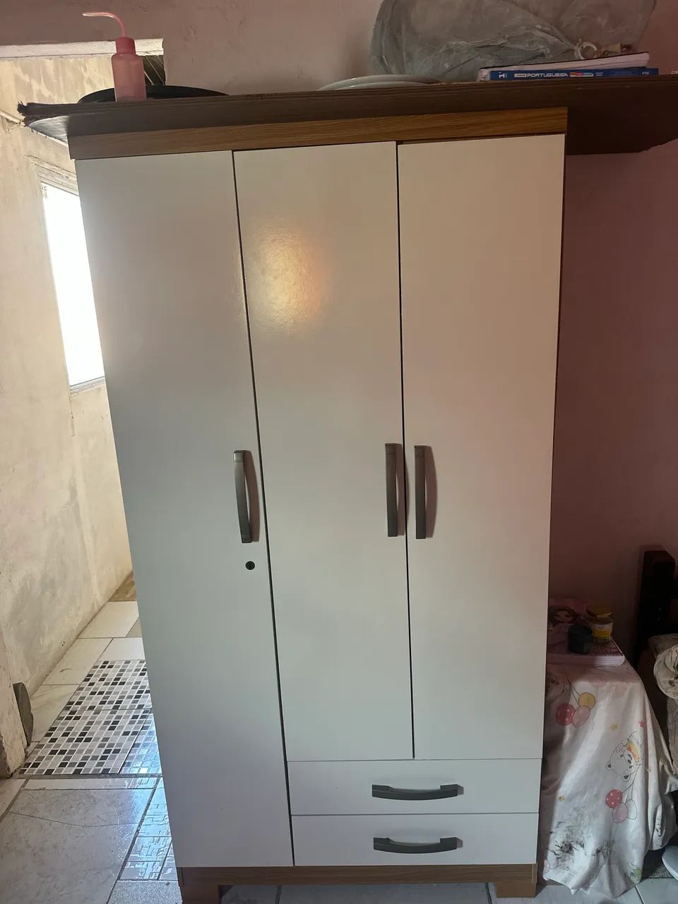 Vende-se Guarda-roupa de solteiro