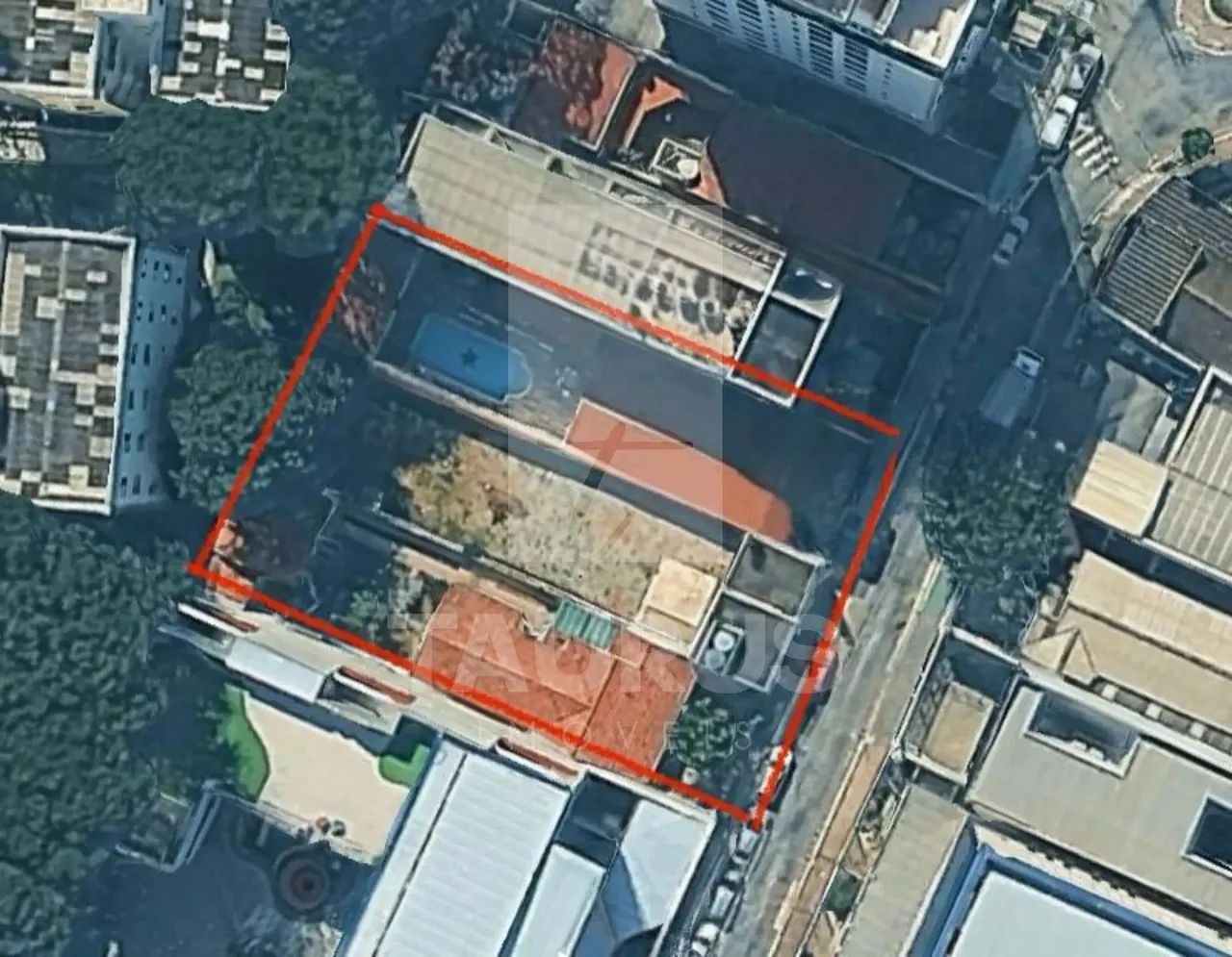 Área ZEU com 1.244m² à venda na Cidade Vargas, São Paulo-SP.