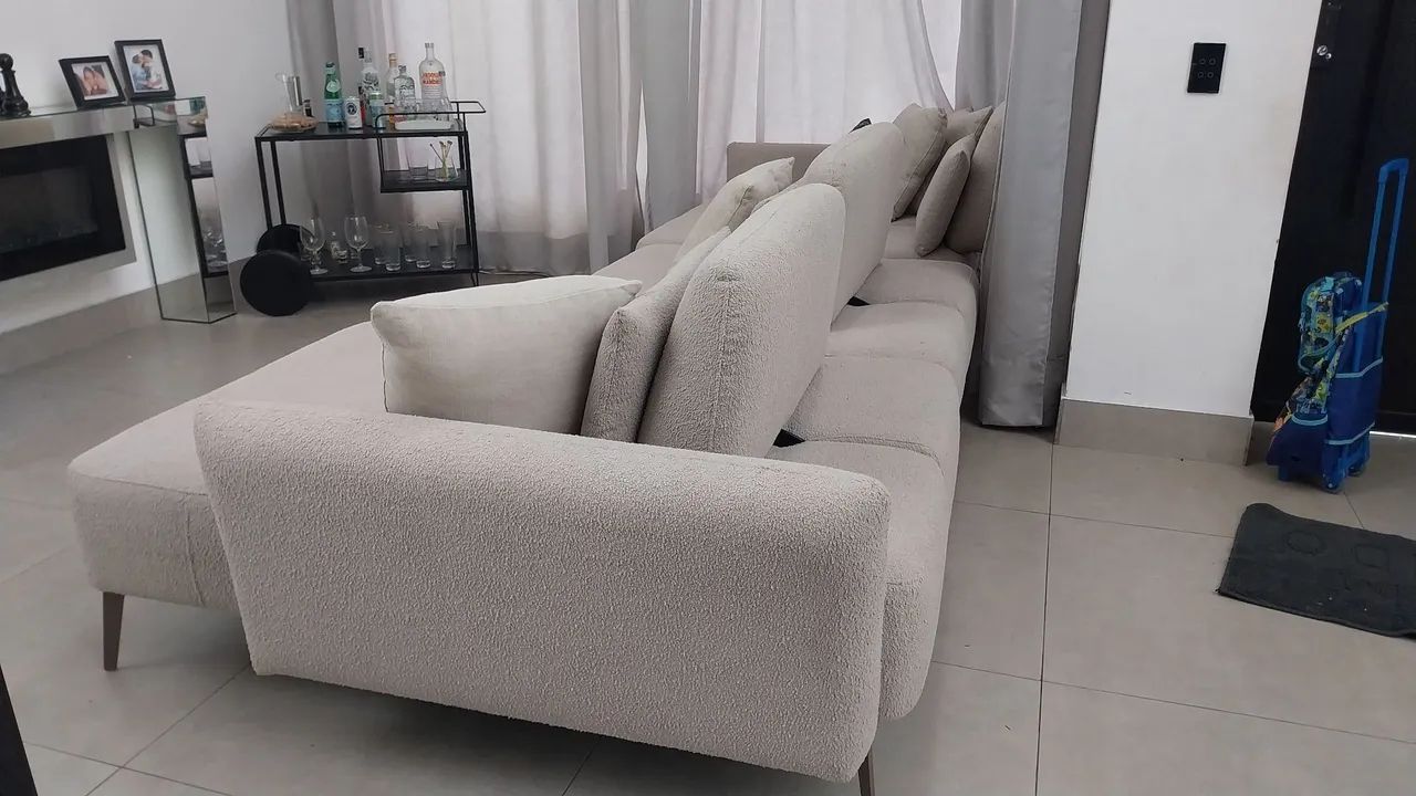 Sofá com chaise alto padrão tecido boucle e mecanismo  maravilhoso  - Foto 2