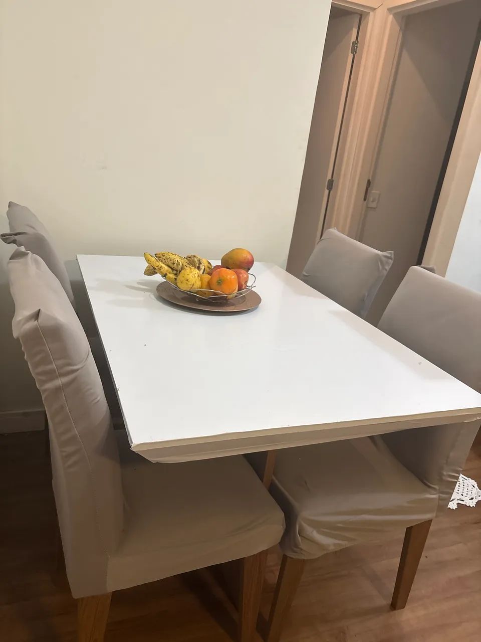 Mesa 1,20cm X 0,80  com 4 cadeiras  - Foto 4