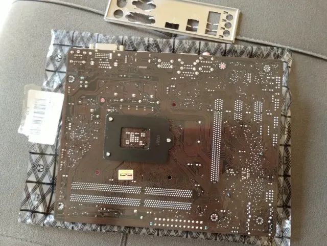 Placa mãe COM DEFEITO, mas esquenta  - Foto 4