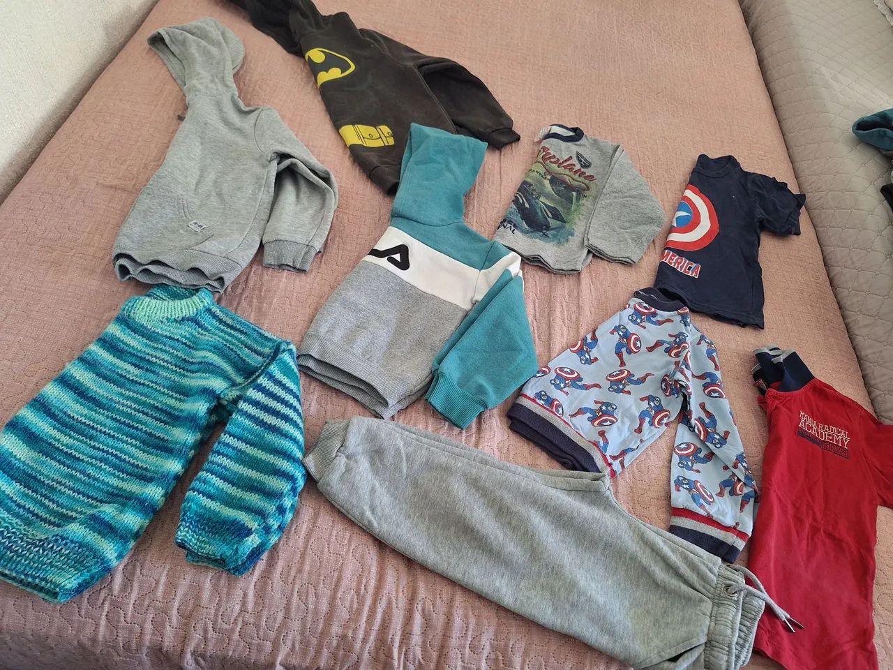 Roupas menino tamanho 3 e 4 calçados  tamanho 24 e 25/26 - Foto 3