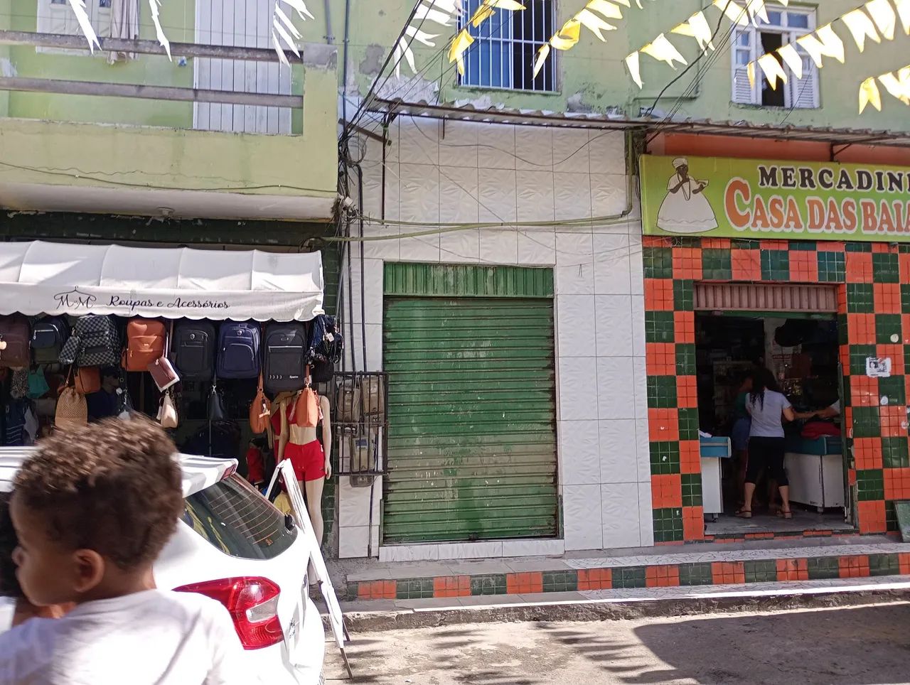 Ponto comercial com banheiro 
