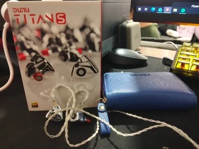 DUNU TITAN S