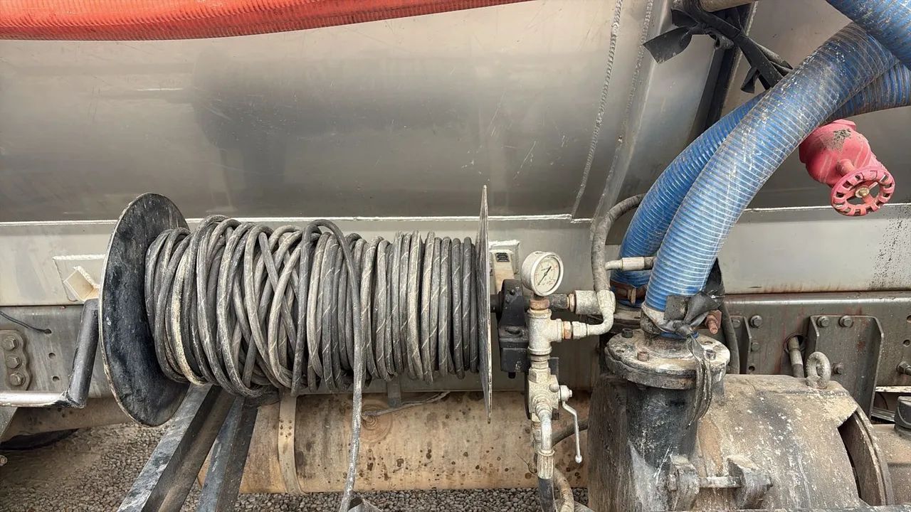 Caminhão  hidrojato Vm 270 - Foto 4