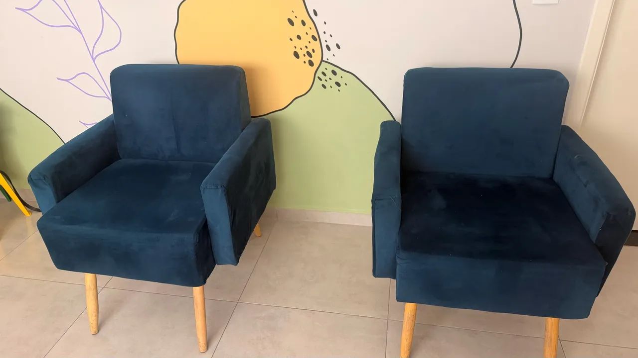 Vendo 02 Poltronas 