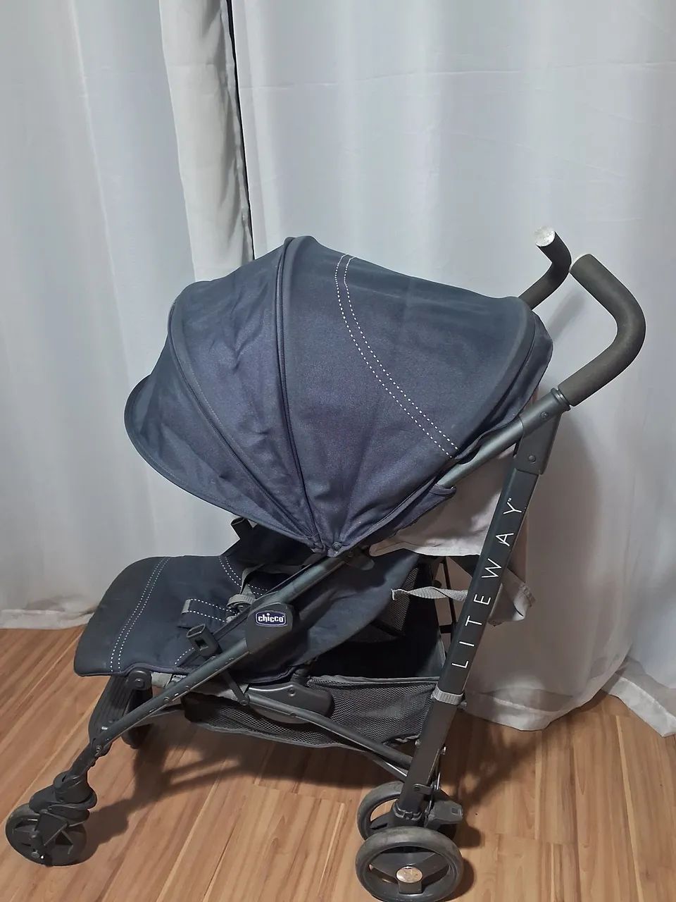 Carrinho de bebê Chicco (Novinho)