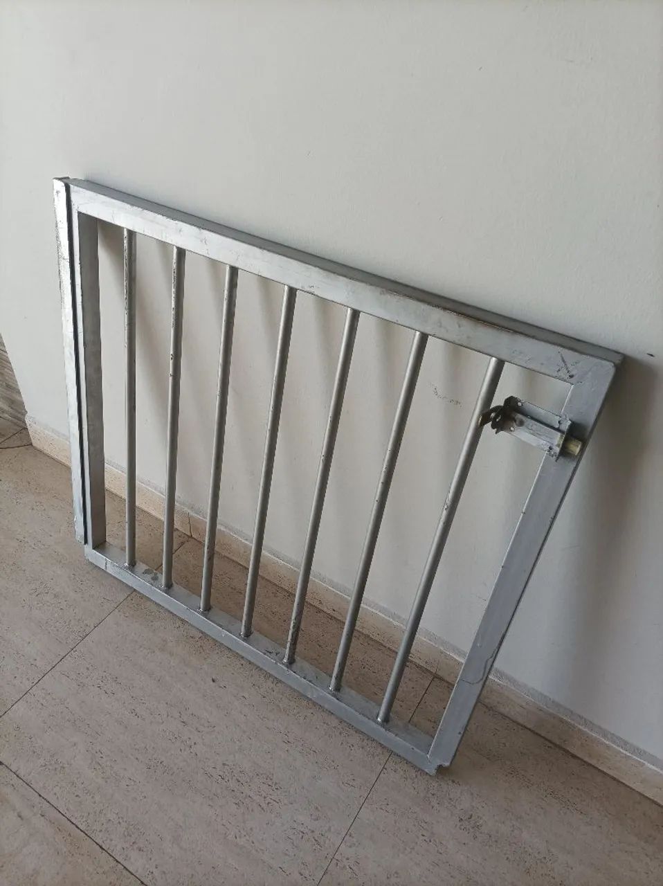 Grade de metal. Altura: 80cm. Comprimento: 90 cm. - Foto 6