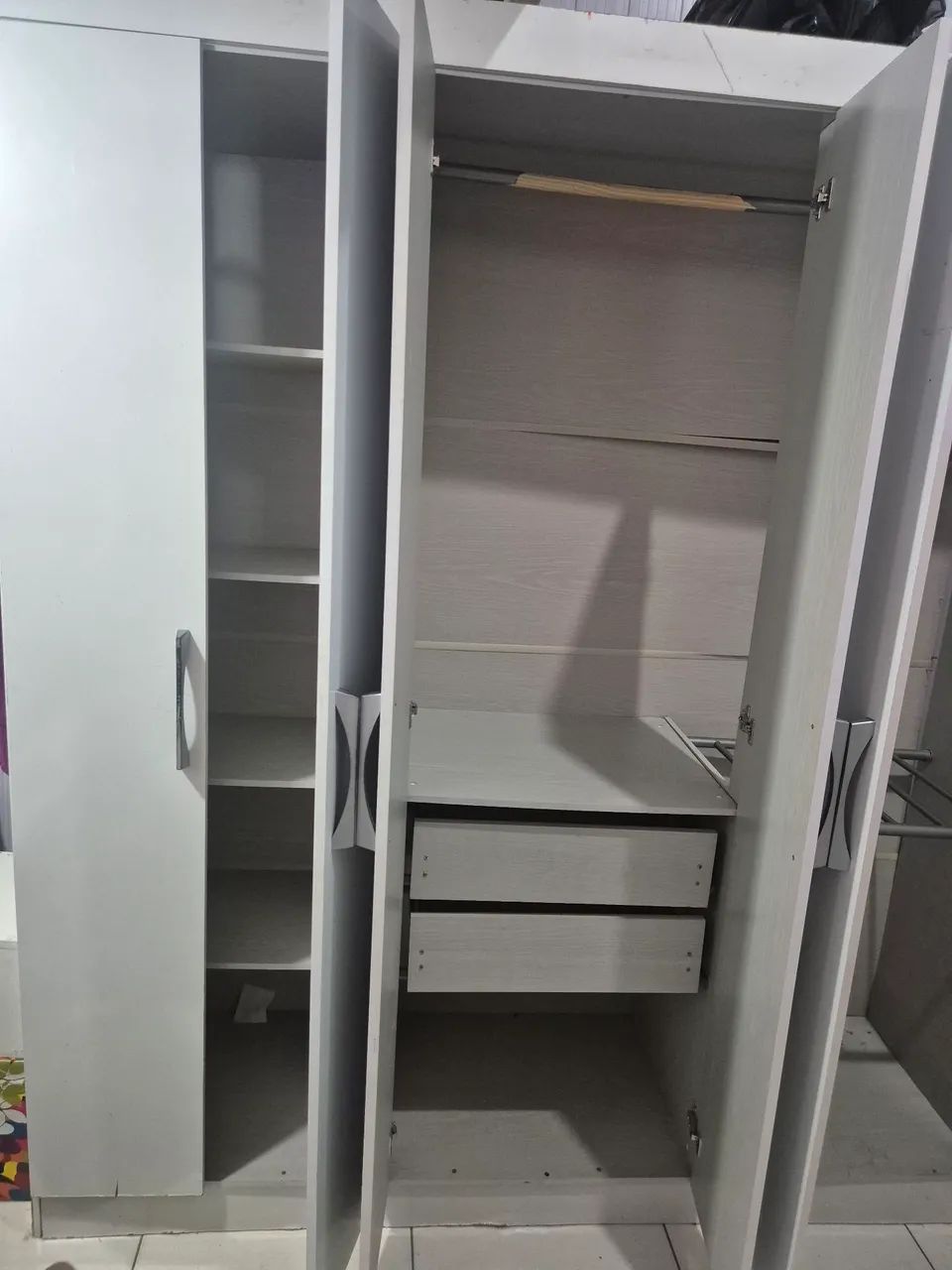 Guarda-roupa casal branco - Foto 4