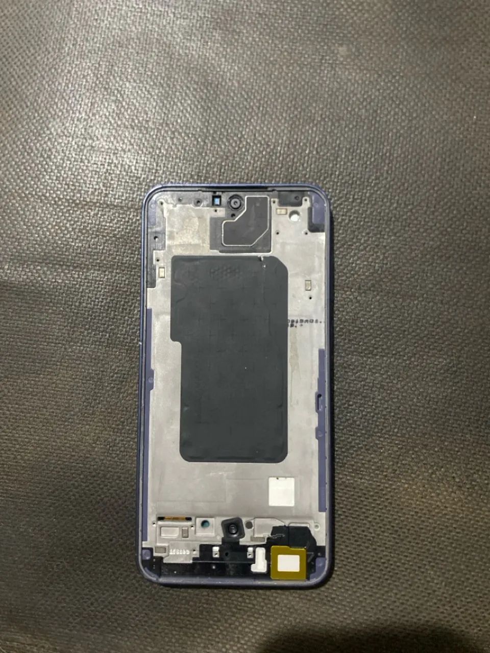 Galaxy A35 sem tela sem traseira e com algumas marcas de uso no aro