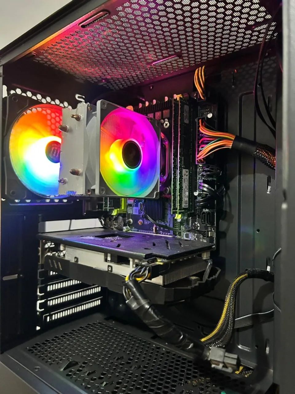 PC GAMER - XEON 2660 10/20 - 32GB RAM - RX 580 8GB - SSD + HD  - Foto 4