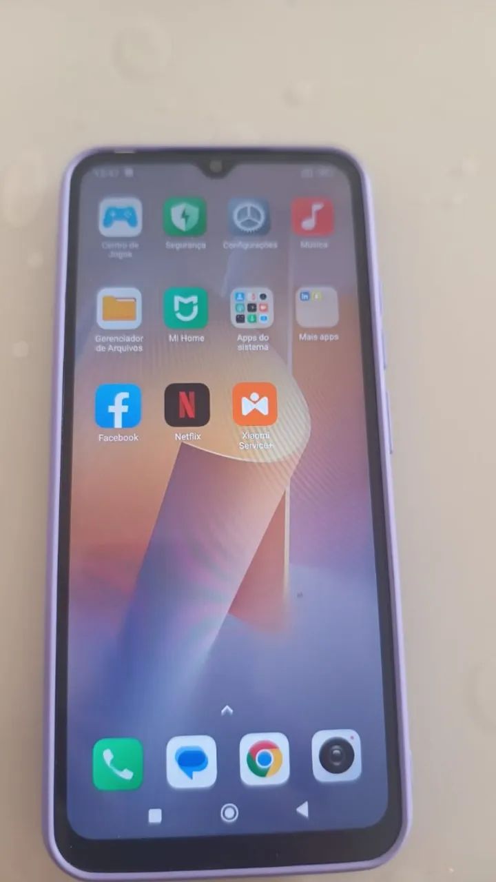 Celular bem conservado à venda