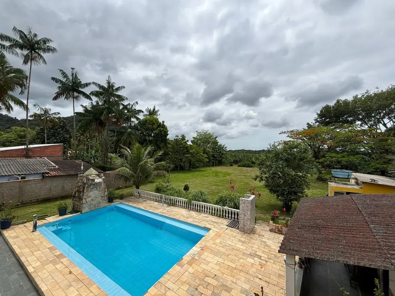 Chácara com piscina, 10 quartos e área gourmet em Peruíbe. - Foto 2