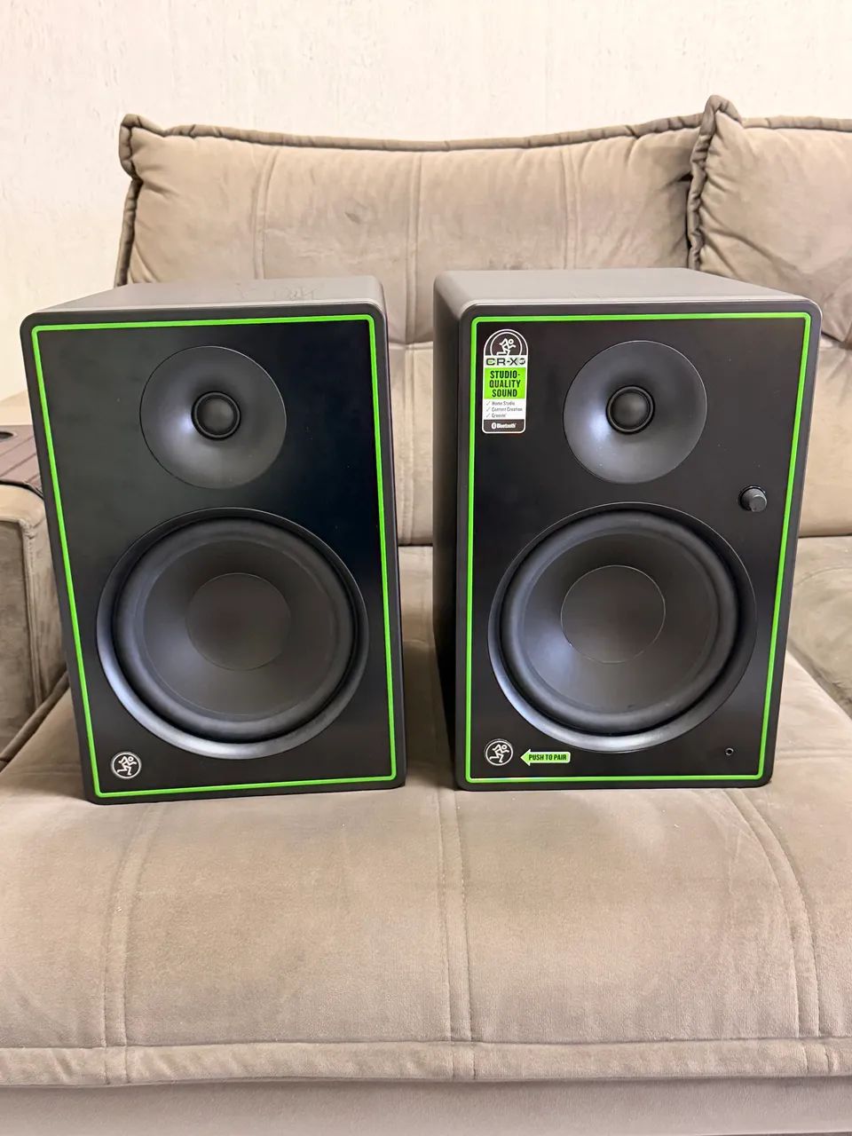 Monitor de Áudio Mackie CR8 XBT