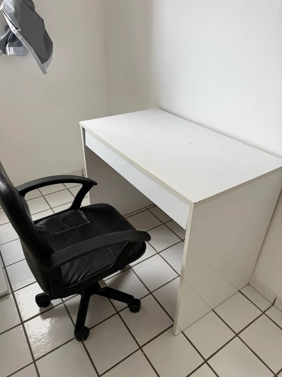 Escrivaninha + cadeira - Foto 2