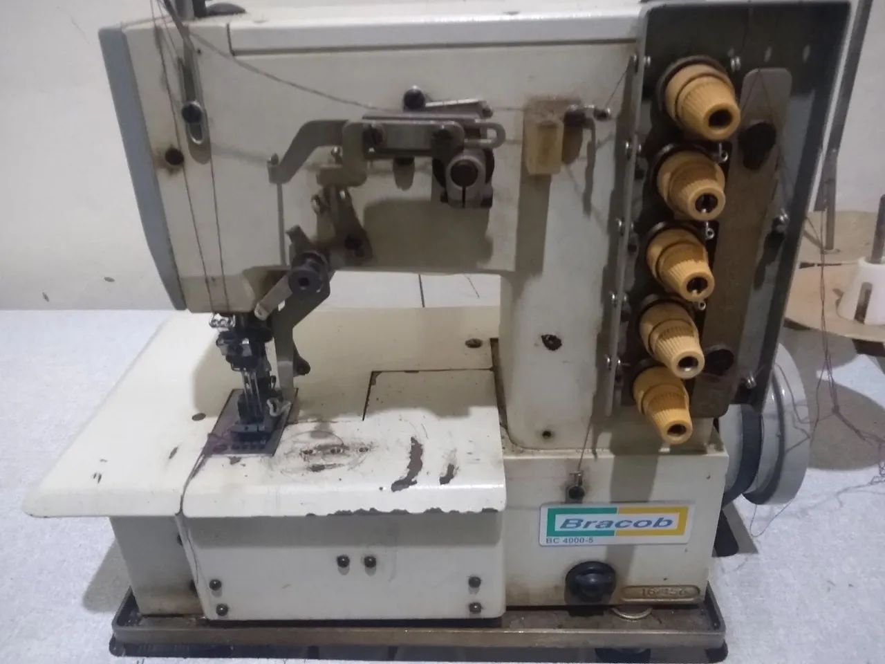 Vendo Máquina Indústria Galoneira com mesa - Foto 3