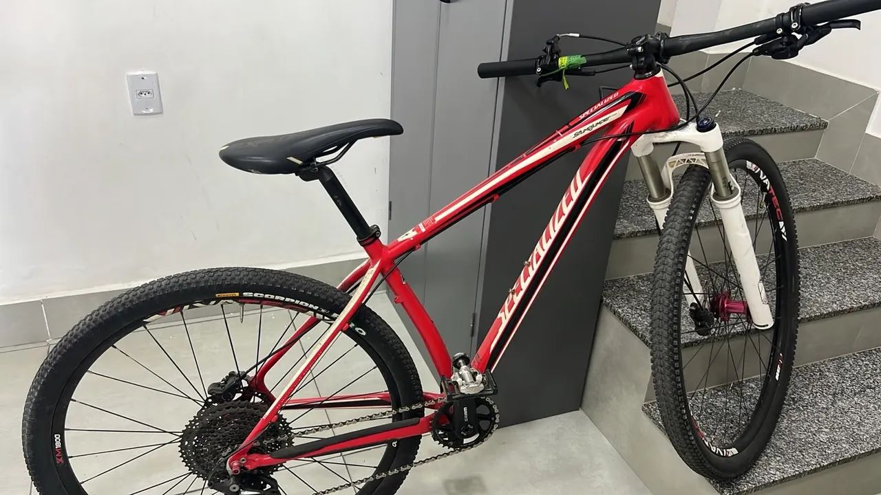 Vende-se bicicleta specialized - Foto 2