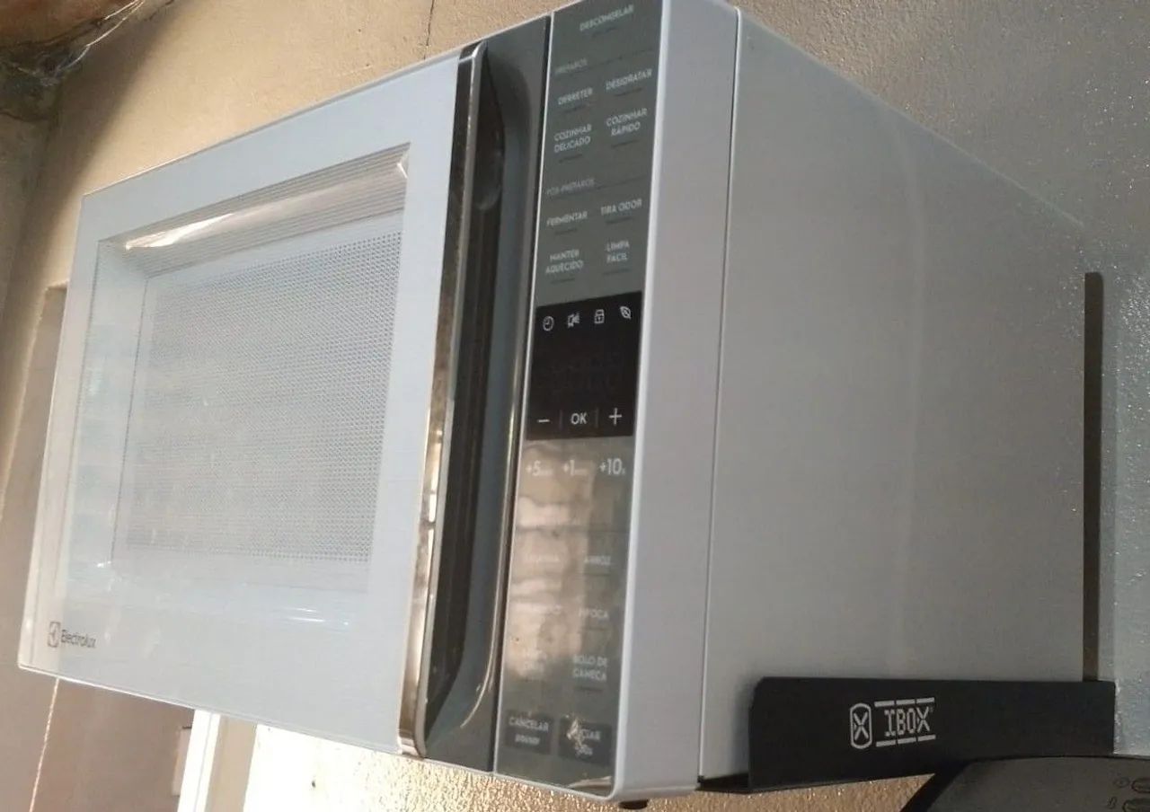VENDO MICROONDAS ELECTROLUX 36L 220V - Foto 2