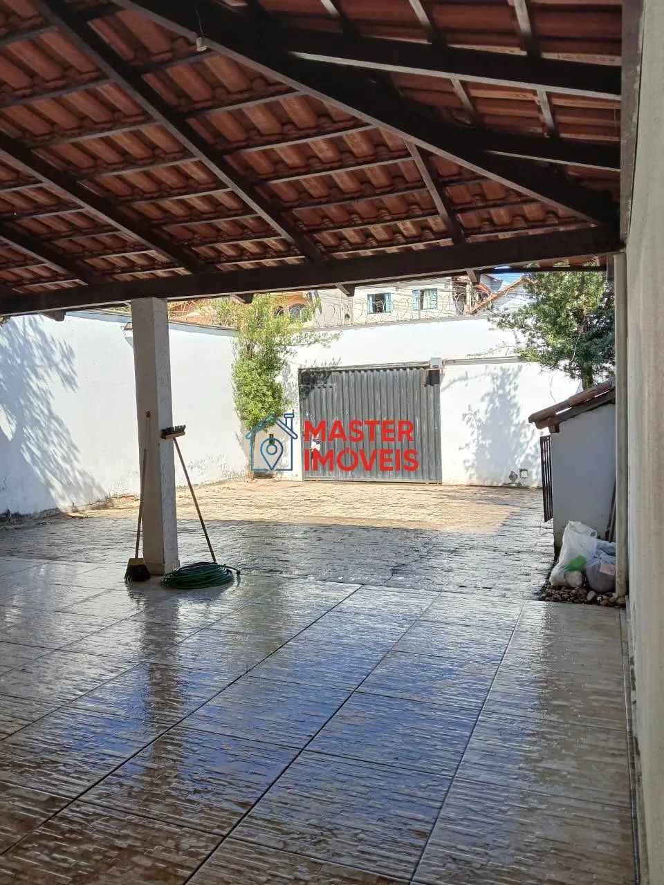 CASA DE 3 QUARTOS E 5 VAGAS A VENDA - Foto 3