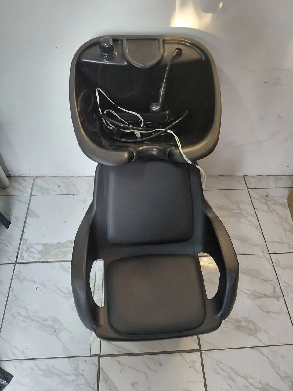 Lavatório Estofado Champ Dompel para Salão Beleza e cor Preto - Foto 2