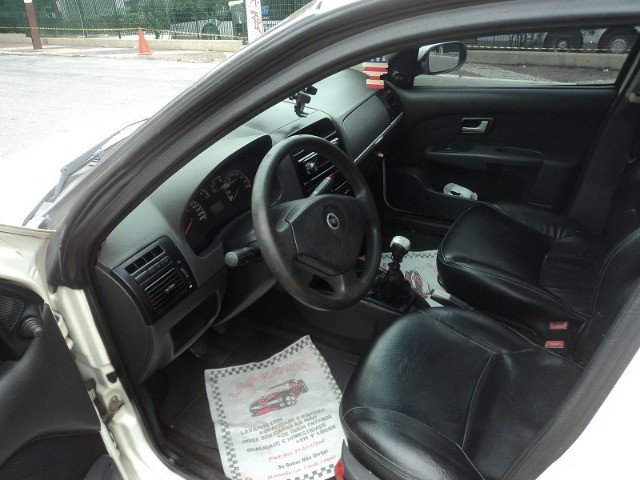 Fiat siena hlx 2006 em perfeito estado financio mesmo com nome sujo - Foto 6