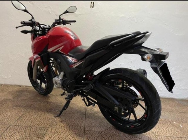 MOTO HONDA TWISTER