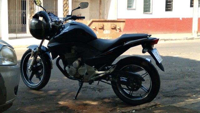 CB 300