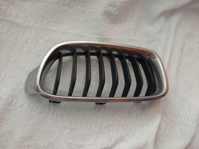 Grade frontal BMW 320i 2012/15 esquerdo  - Foto 4