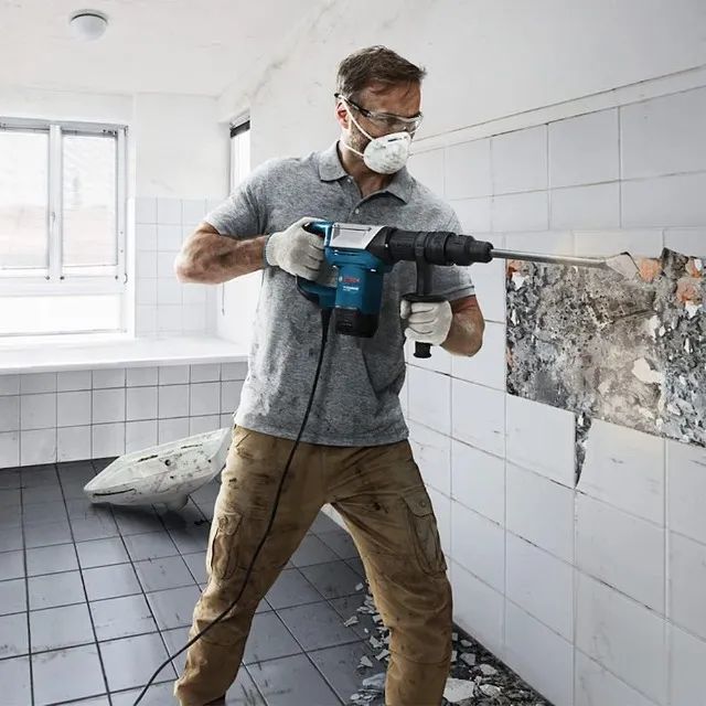 Martelo Demolidor Bosch Gsh 500 1100w 220v Com Maleta - Foto 6